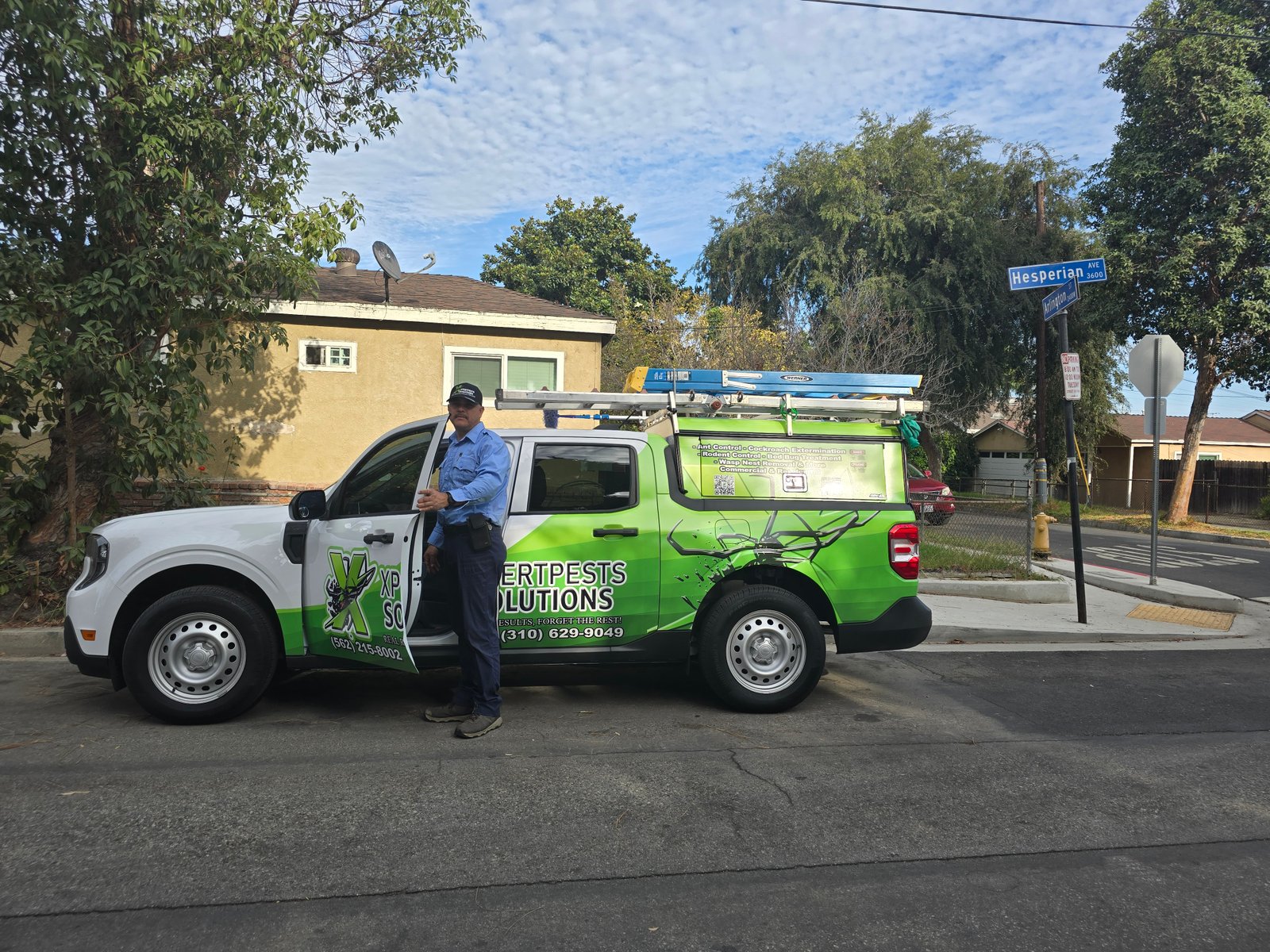 XpertPests Technician and Truck